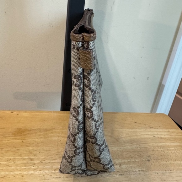 Gucci Brown Toiletry Bag with Monogram Design - Picture 3 of 13